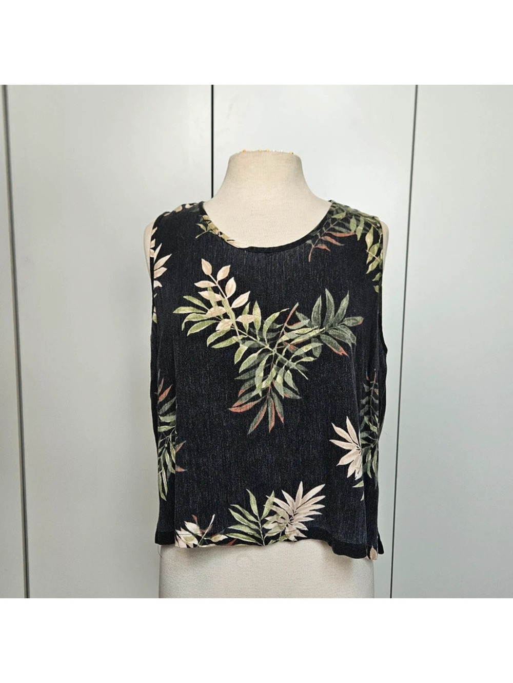 Vtg sleveeless top XL